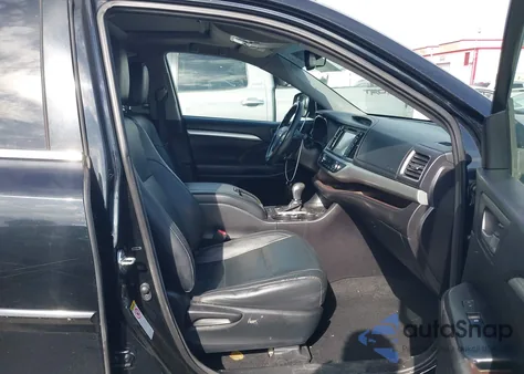 2016 Toyota Highlander Xle V6 z USA, uszkodzony, nr VIN 5TDKKRFH1GS502592